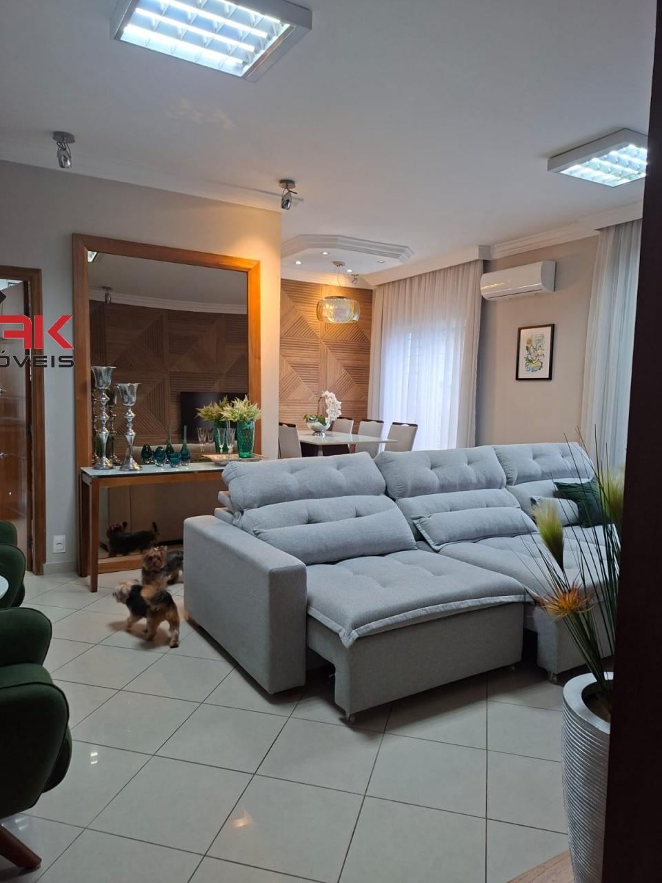 Casa, 3 quartos, 253 m² - Foto 1