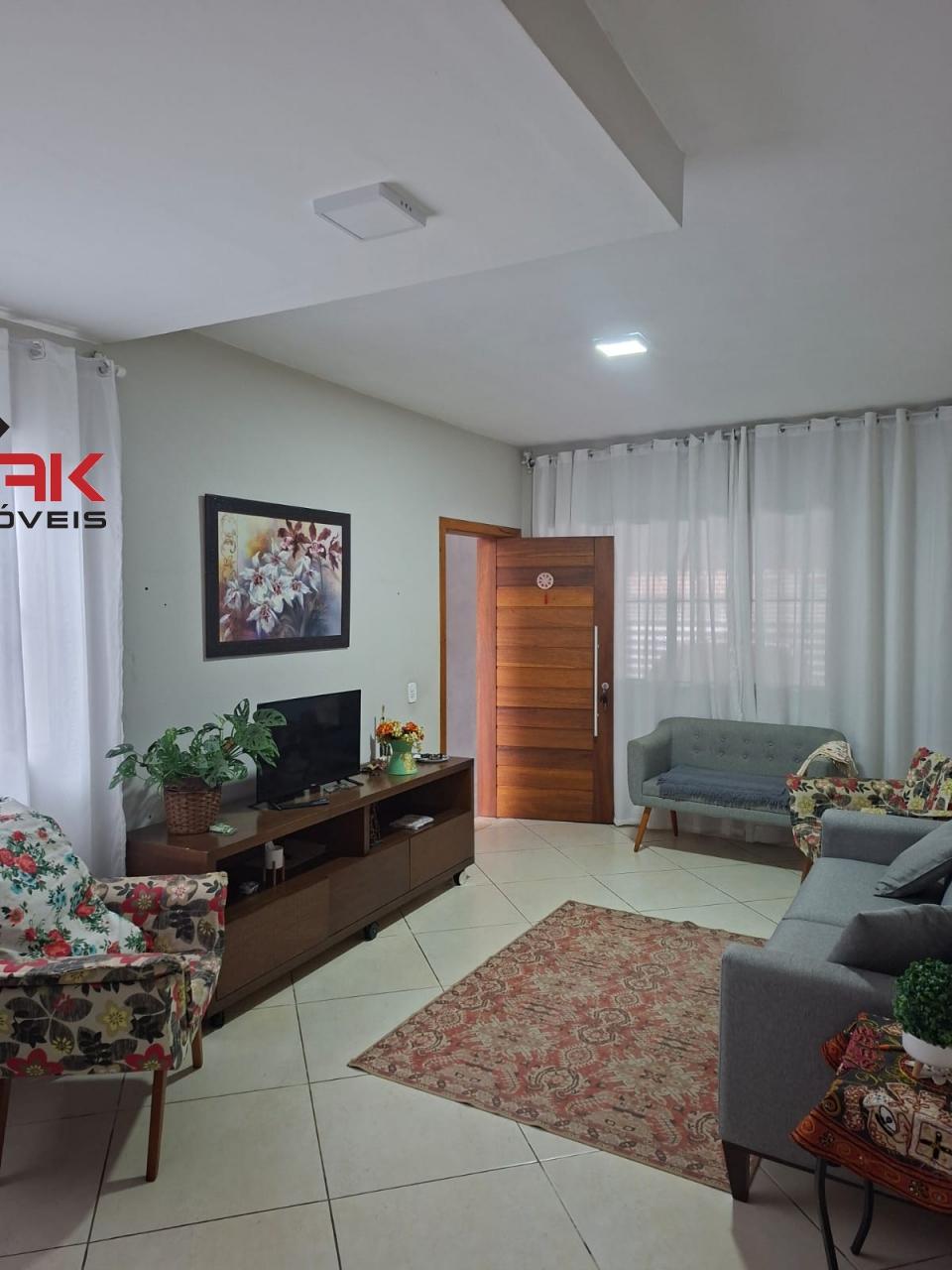 Casa, 3 quartos, 180 m² - Foto 1