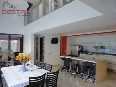 Casa, 3 quartos, 377 m² - Foto 1