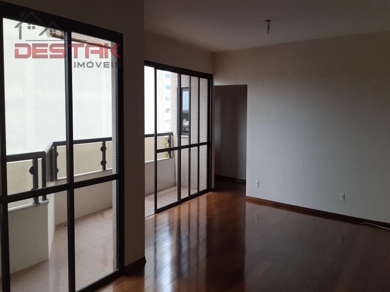 Apartamento, 3 quartos, 216 m² - Foto 1