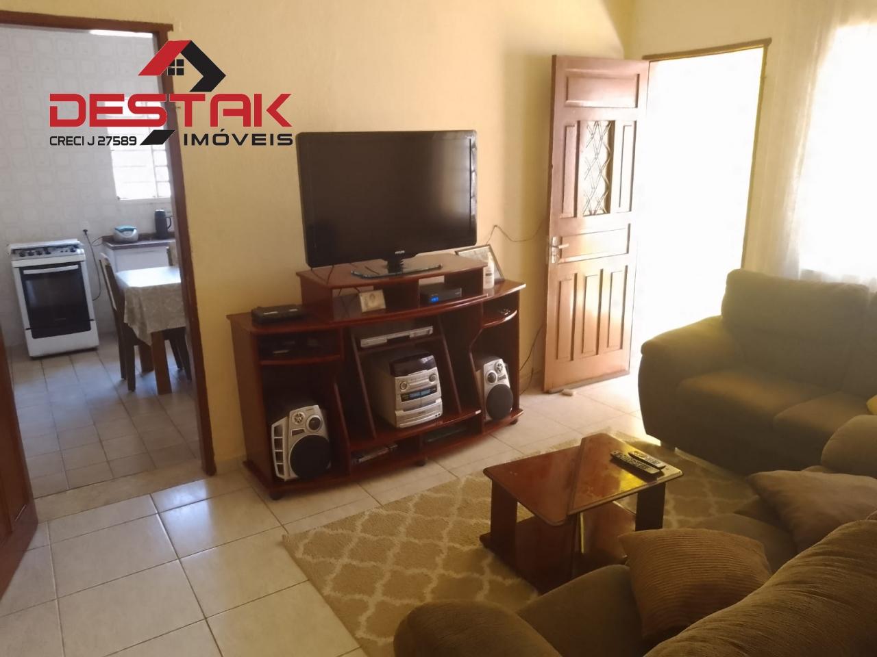 Casa, 2 quartos, 200 m² - Foto 1