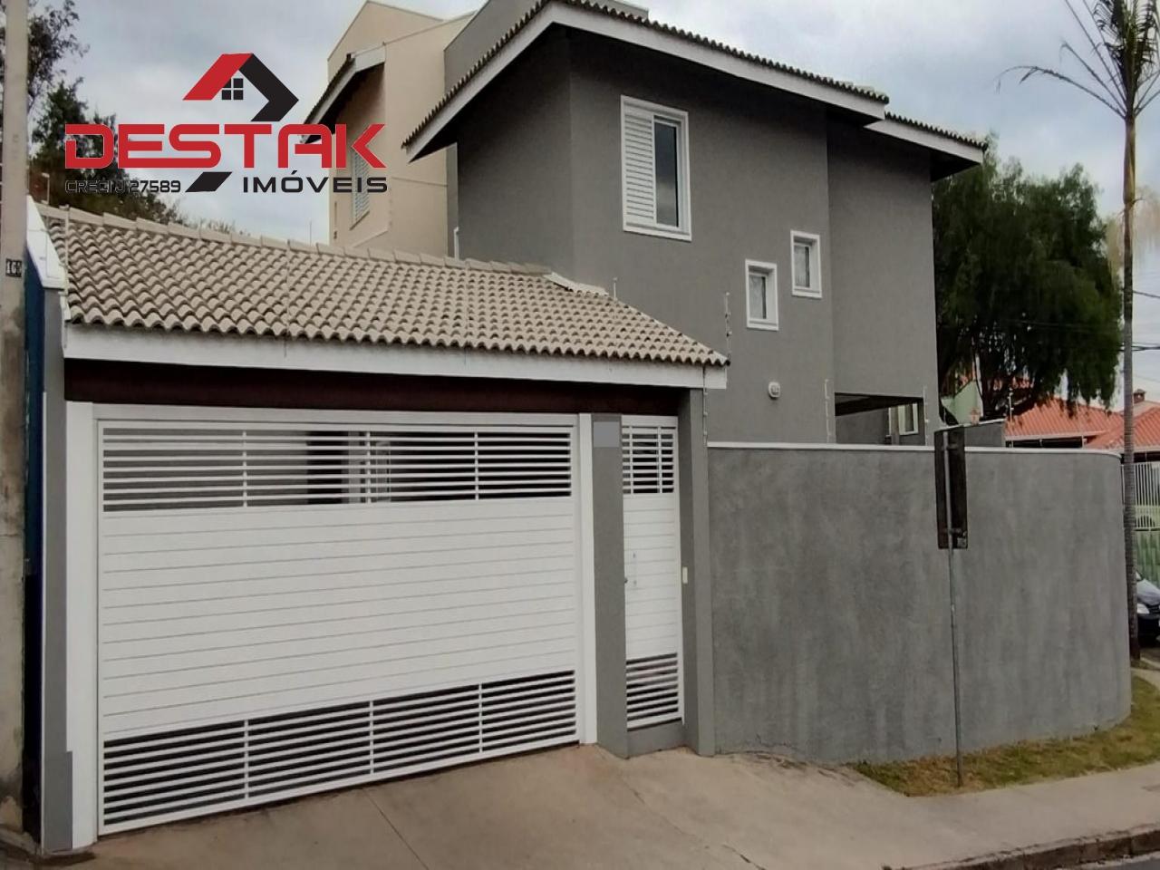 Casa, 3 quartos, 201 m² - Foto 1