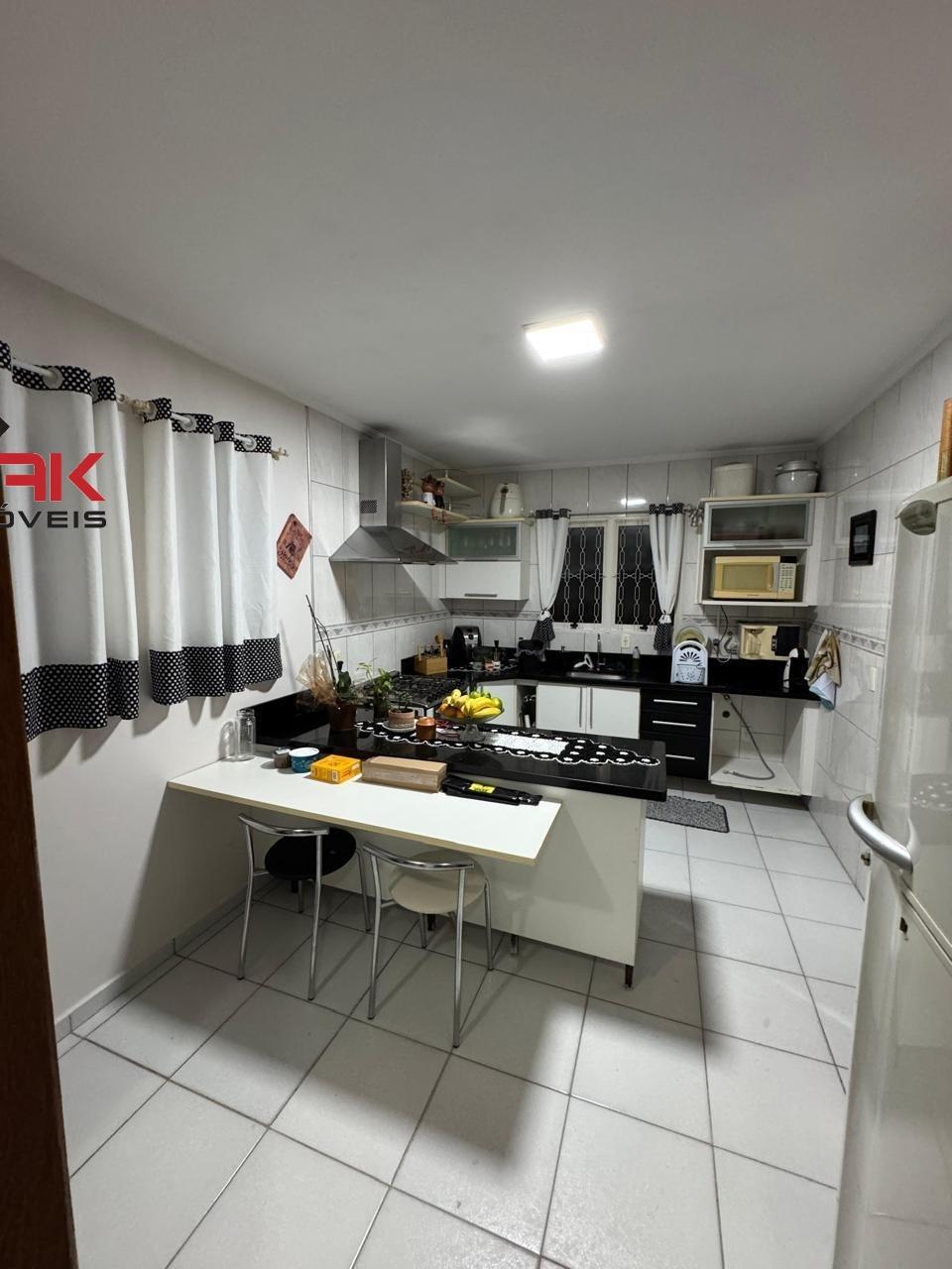 Casa, 3 quartos, 250 m² - Foto 6