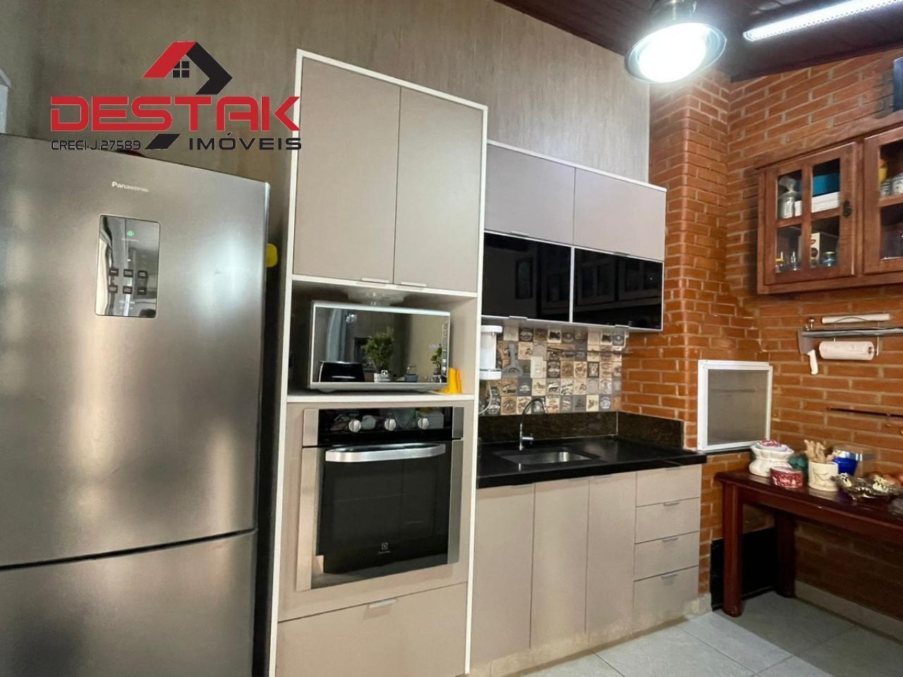 Casa, 3 quartos, 219 m² - Foto 4