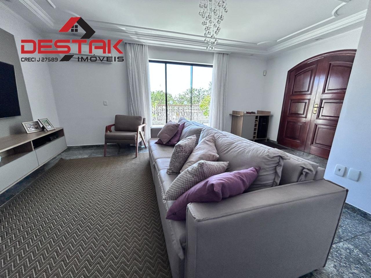 Casa, 3 quartos, 215 m² - Foto 2