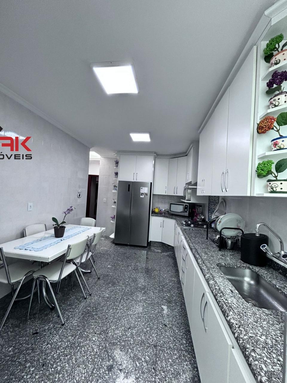 Casa, 3 quartos, 215 m² - Foto 6