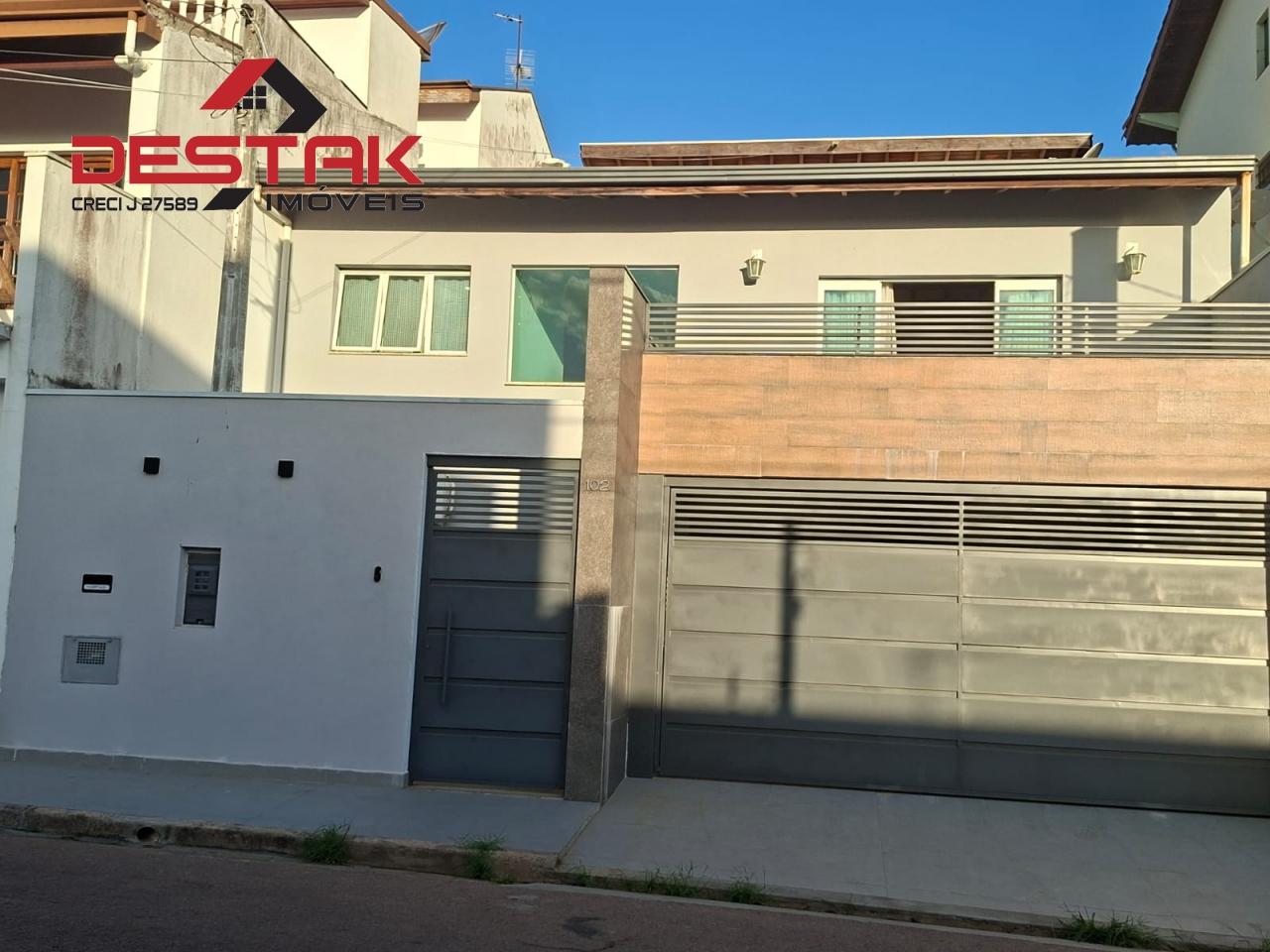 Casa, 3 quartos, 250 m² - Foto 1