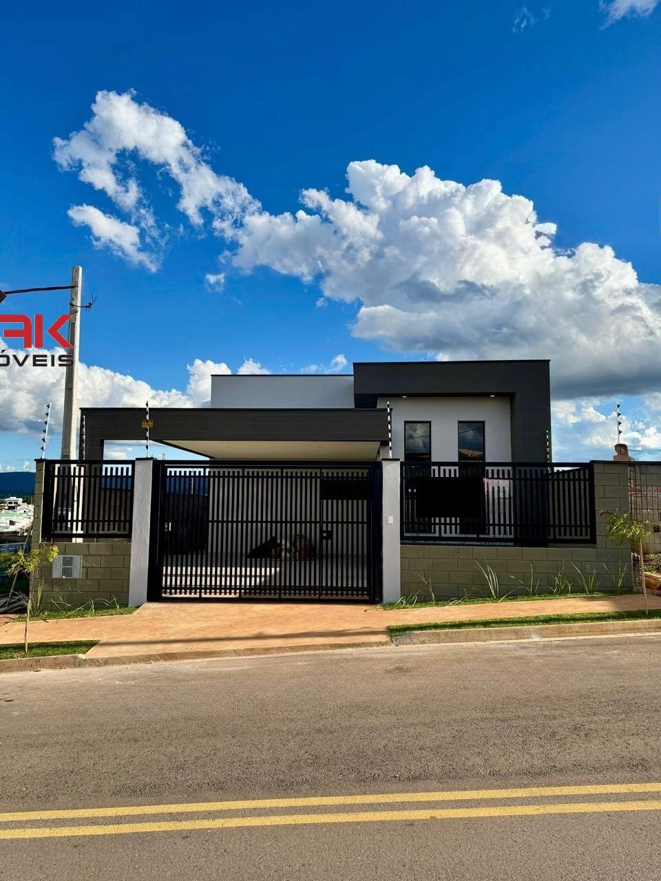 Casa, 3 quartos, 266 m² - Foto 1