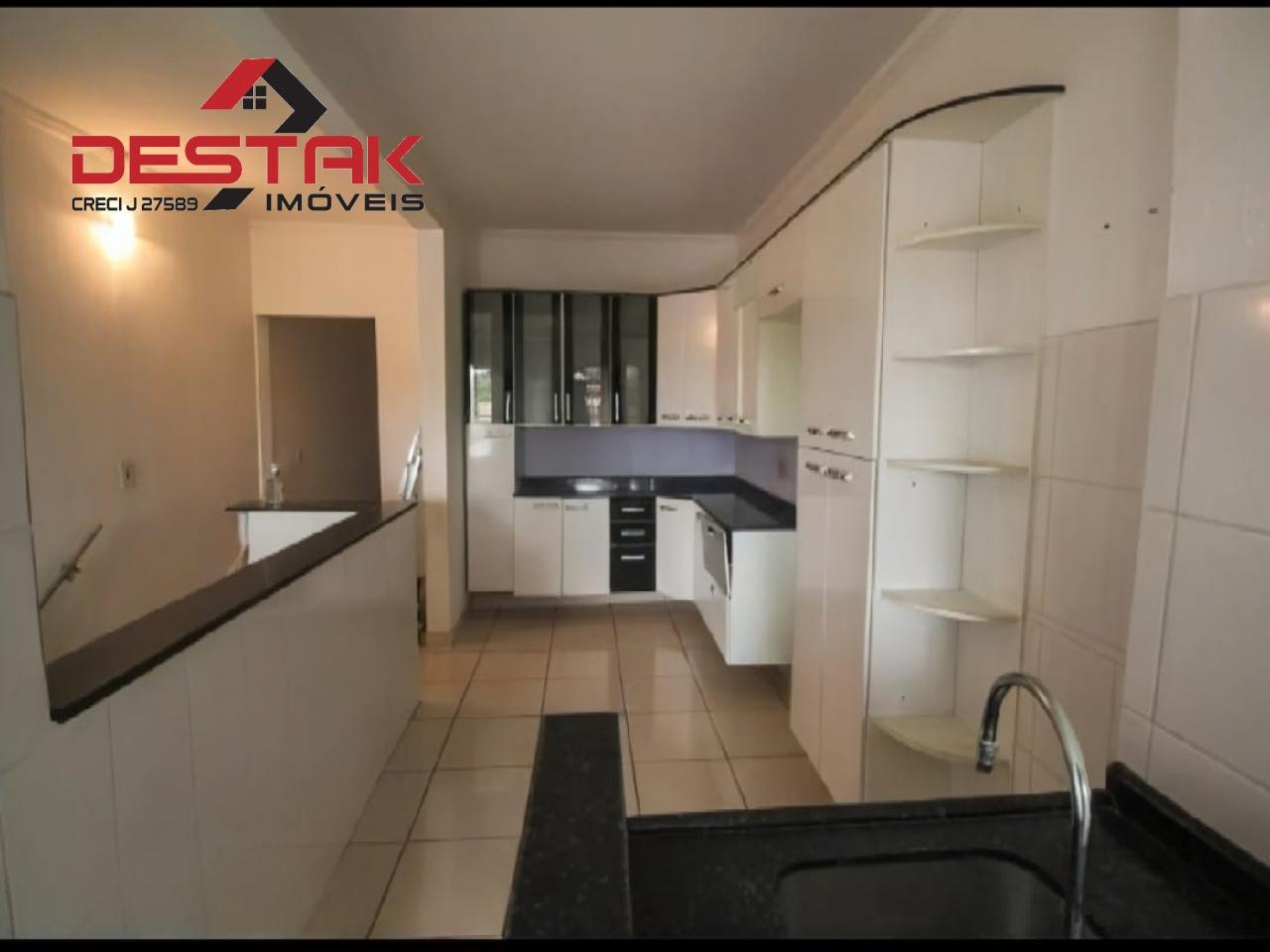 Casa, 4 quartos, 212 m² - Foto 1