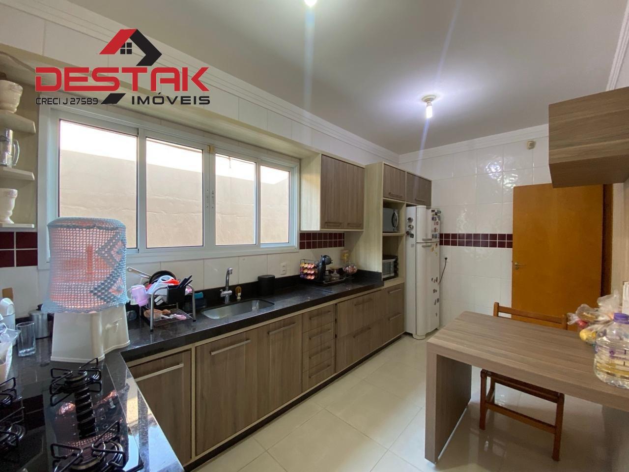 Casa, 3 quartos, 200 m² - Foto 6