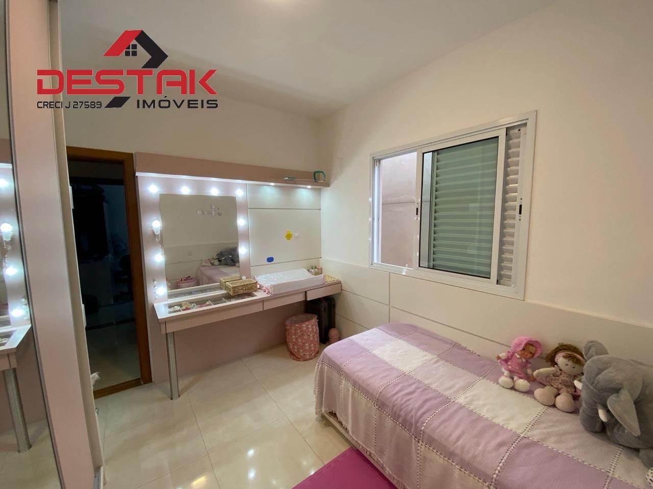 Casa, 3 quartos, 200 m² - Foto 13