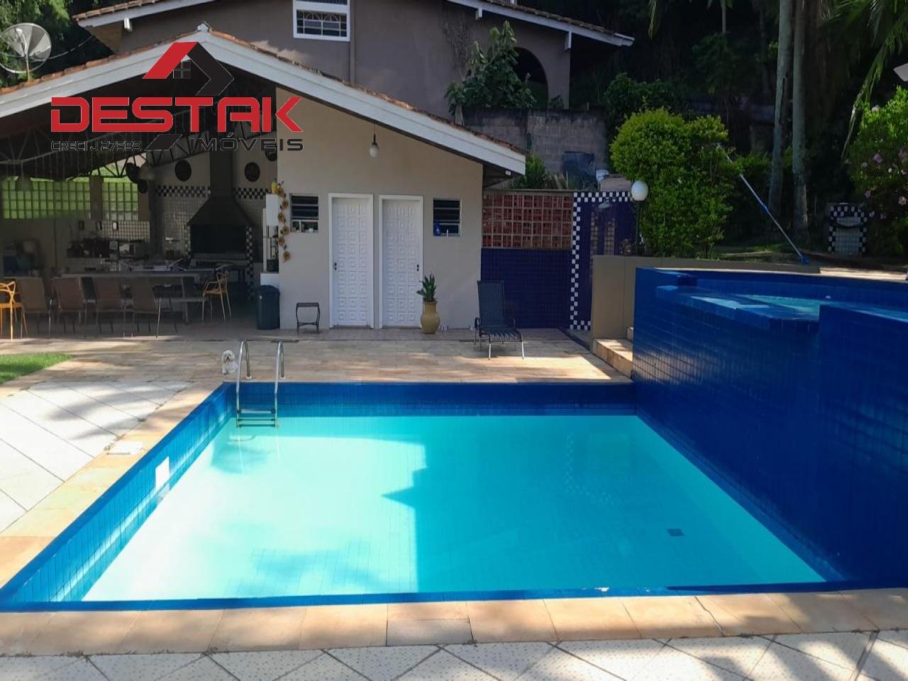 Chácara, 4 quartos, 1800 m² - Foto 1