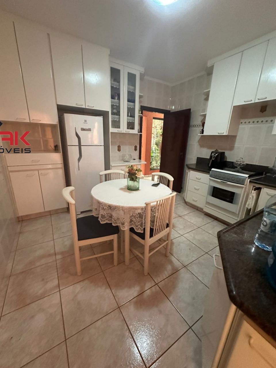 Casa, 3 quartos, 260 m² - Foto 9