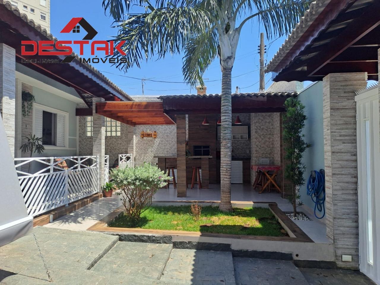 Casa, 3 quartos, 262 m² - Foto 1